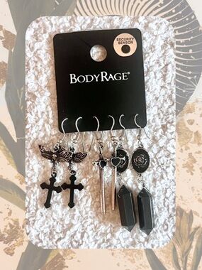 🏷️🎉🆕witchy Y2K goth set of black crystal earrings, sword earrings, cross earring